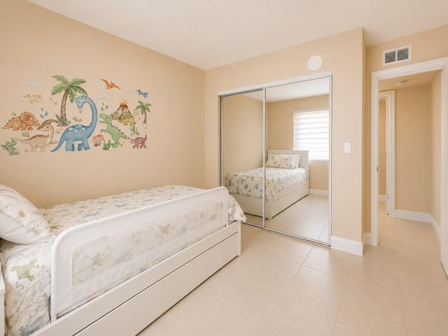 6043 10TH Avenue N 131, Greenacres, FL 33463