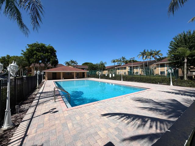 6043 10TH Avenue N 131, Greenacres, FL 33463