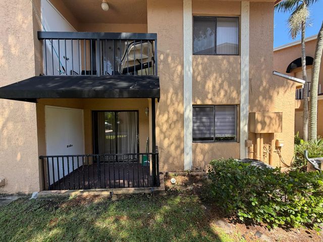 6043 10TH Avenue N 131, Greenacres, FL 33463