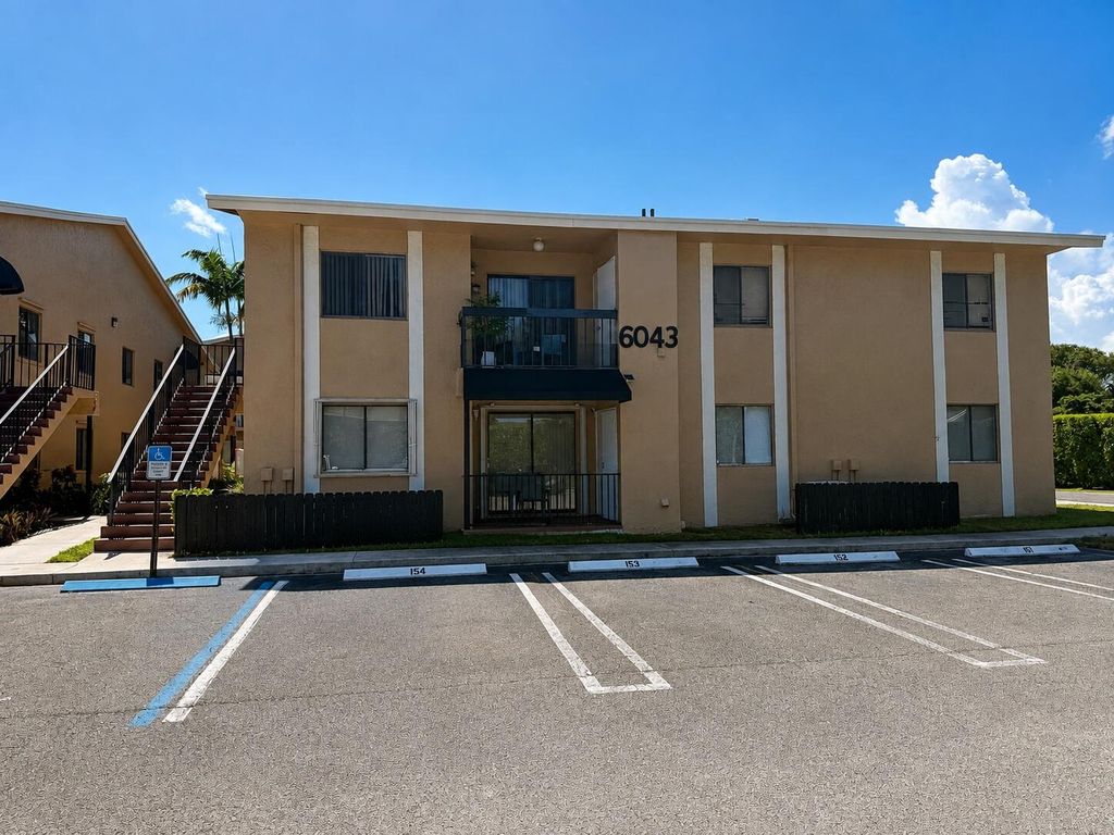 6043 10TH Avenue N 131, Greenacres, FL 33463