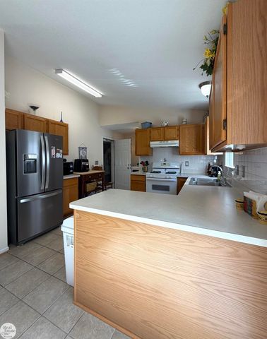 251 Huron Ln Street, Marine City, MI 48039