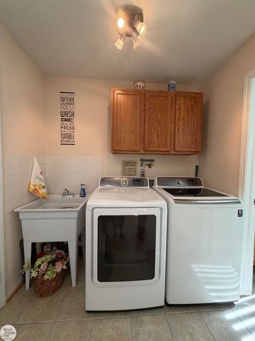 251 Huron Ln Street, Marine City, MI 48039