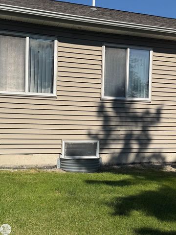 251 Huron Ln Street, Marine City, MI 48039