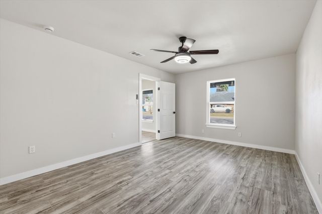 800 Wyatt Street, Waxahachie, TX 75165