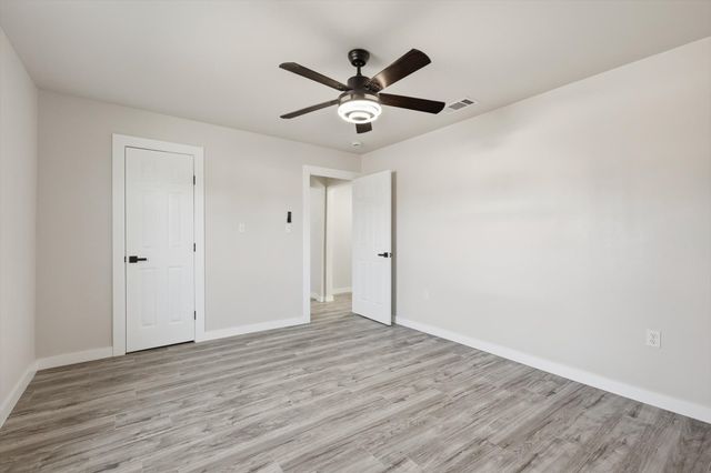 800 Wyatt Street, Waxahachie, TX 75165