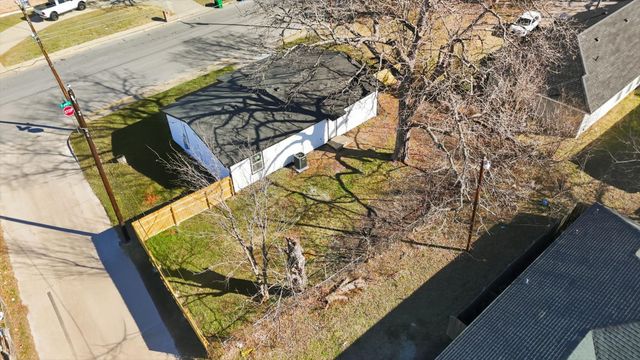 800 Wyatt Street, Waxahachie, TX 75165