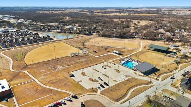 800 Wyatt Street, Waxahachie, TX 75165