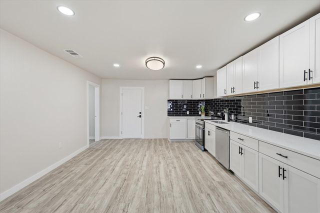 800 Wyatt Street, Waxahachie, TX 75165