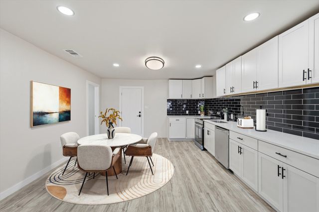 800 Wyatt Street, Waxahachie, TX 75165