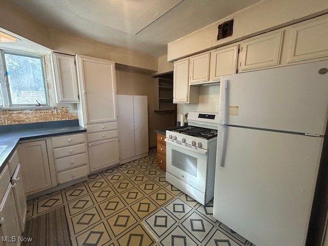 7987 Ridge Road, North Royalton, OH 44133