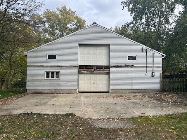 7987 Ridge Road, North Royalton, OH 44133