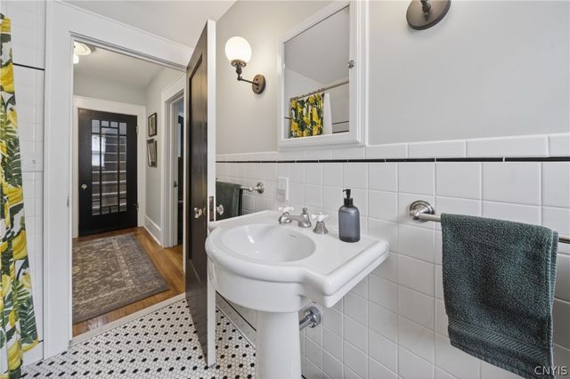 213 Cambridge Street, Syracuse, NY 13210