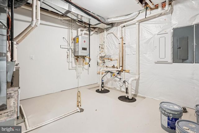 6707 HALLWOOD AVE, Falls Church, VA 22046