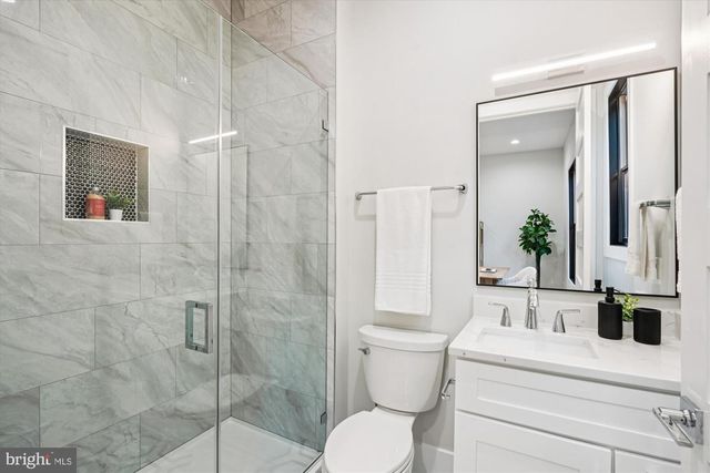 6707 HALLWOOD AVE, Falls Church, VA 22046