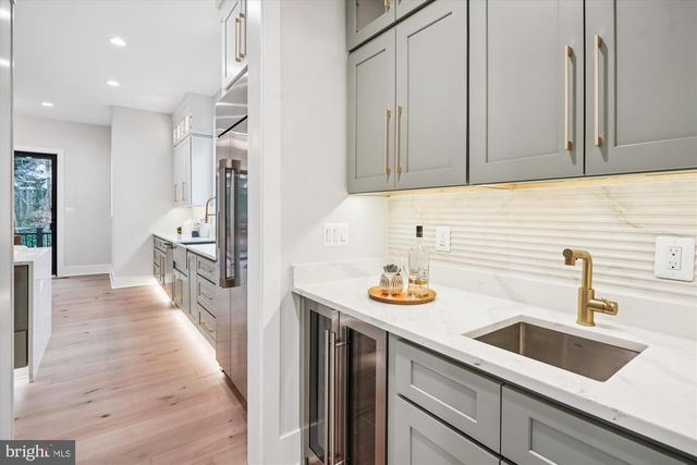 6707 HALLWOOD AVE, Falls Church, VA 22046