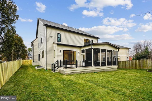 6707 HALLWOOD AVE, Falls Church, VA 22046