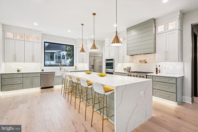 6707 HALLWOOD AVE, Falls Church, VA 22046