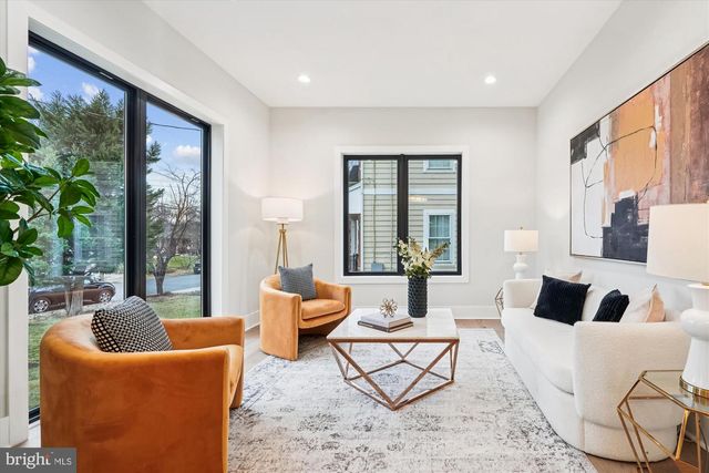 6707 HALLWOOD AVE, Falls Church, VA 22046