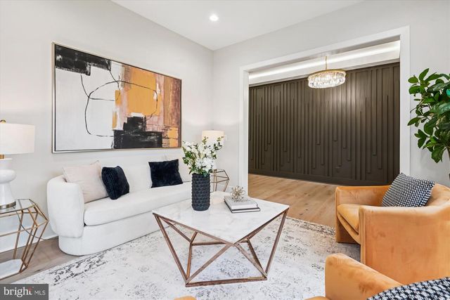 6707 HALLWOOD AVE, Falls Church, VA 22046