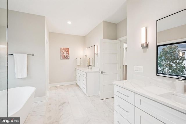 6707 HALLWOOD AVE, Falls Church, VA 22046