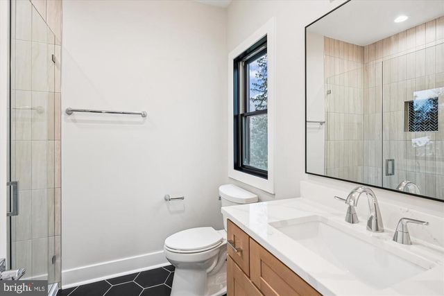 6707 HALLWOOD AVE, Falls Church, VA 22046