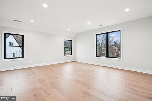 6707 HALLWOOD AVE, Falls Church, VA 22046