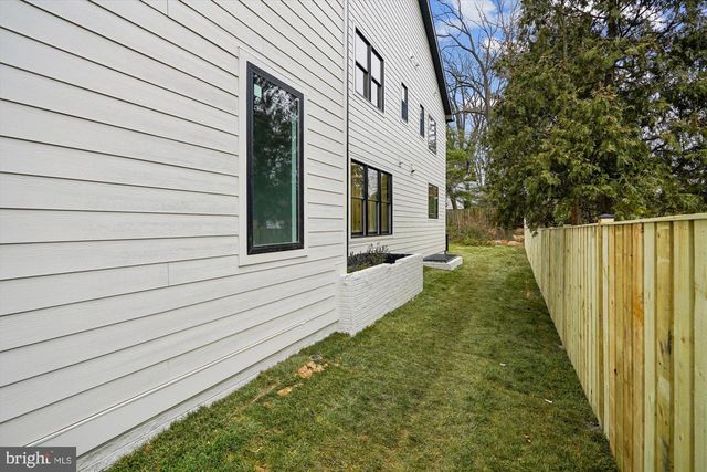 6707 HALLWOOD AVE, Falls Church, VA 22046