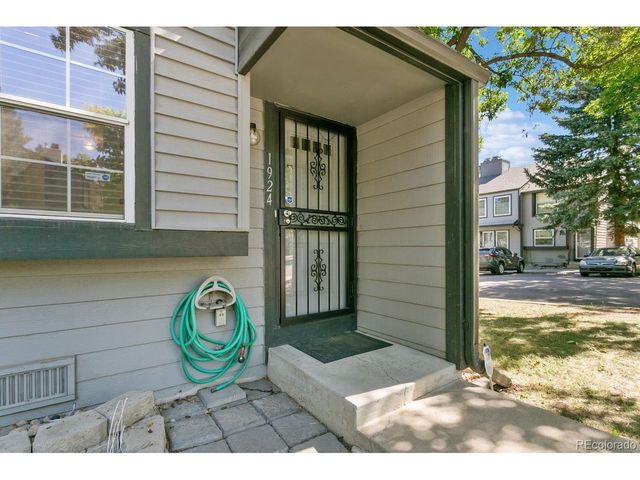 1924 Newland Ct, Lakewood, CO 80214