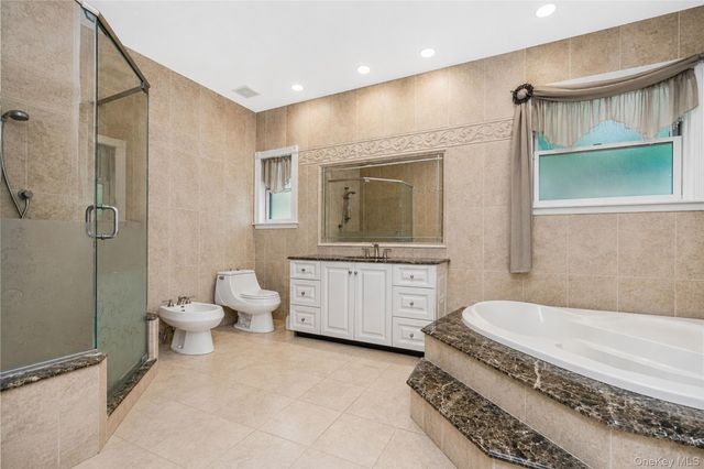 16 Diana Trail, Staten Island, NY 10304