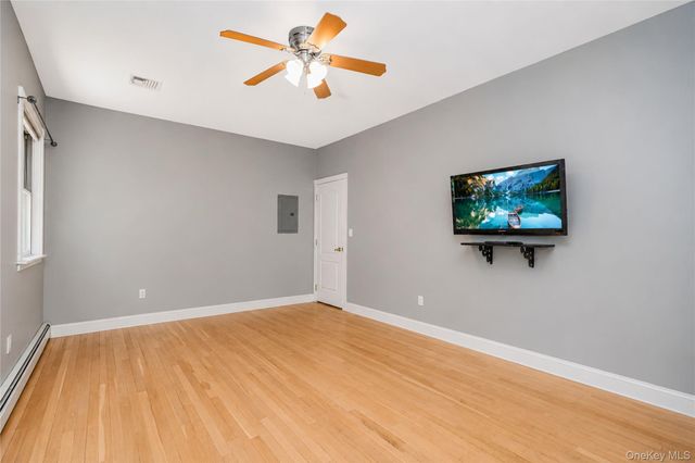 16 Diana Trail, Staten Island, NY 10304