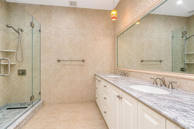 16 Diana Trail, Staten Island, NY 10304