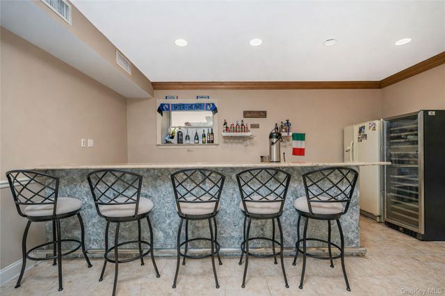 16 Diana Trail, Staten Island, NY 10304