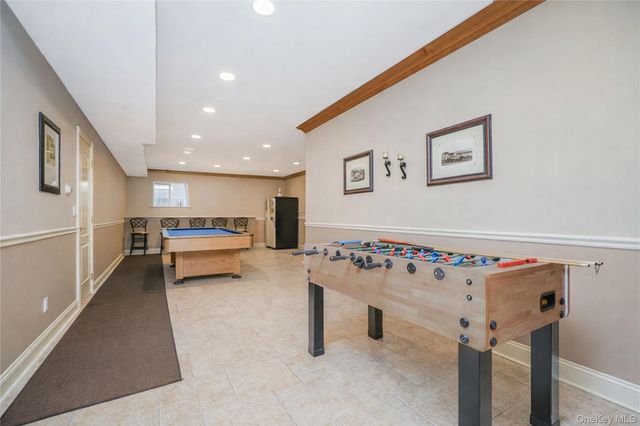 16 Diana Trail, Staten Island, NY 10304