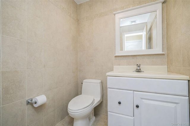 16 Diana Trail, Staten Island, NY 10304