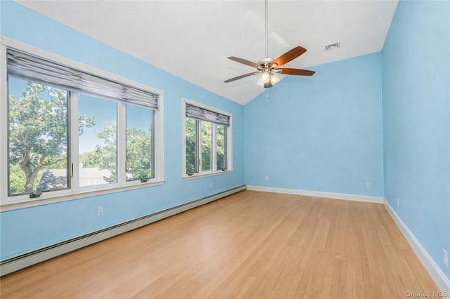 16 Diana Trail, Staten Island, NY 10304