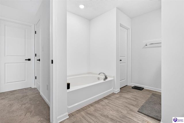 17012 Meander Way, Louisville, KY 40245