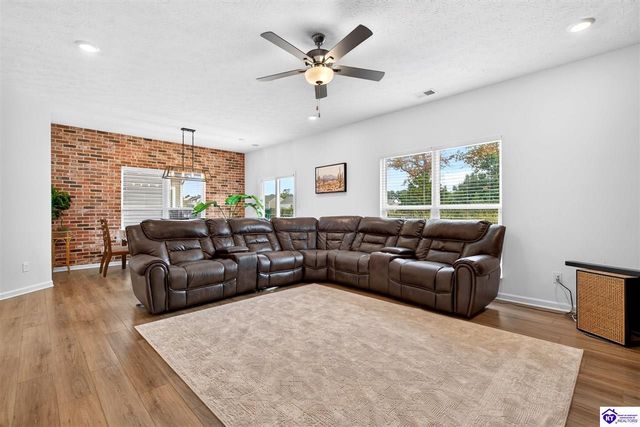 17012 Meander Way, Louisville, KY 40245