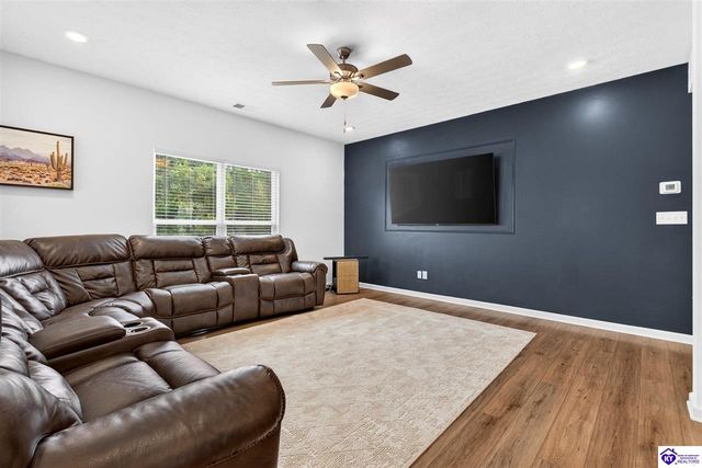 17012 Meander Way, Louisville, KY 40245