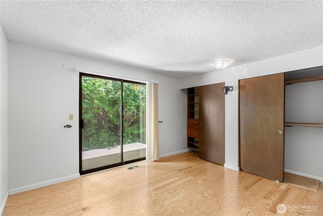 932 S 245th Place, Des Moines, WA 98198