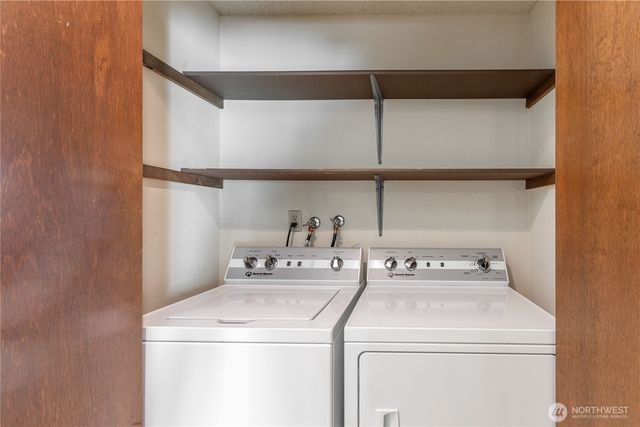 932 S 245th Place, Des Moines, WA 98198