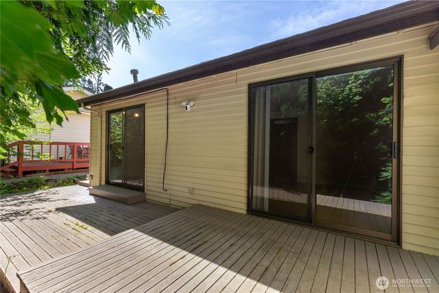 932 S 245th Place, Des Moines, WA 98198