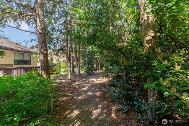 932 S 245th Place, Des Moines, WA 98198