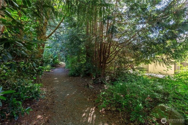 932 S 245th Place, Des Moines, WA 98198