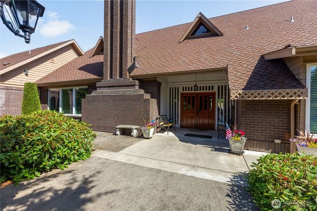 932 S 245th Place, Des Moines, WA 98198