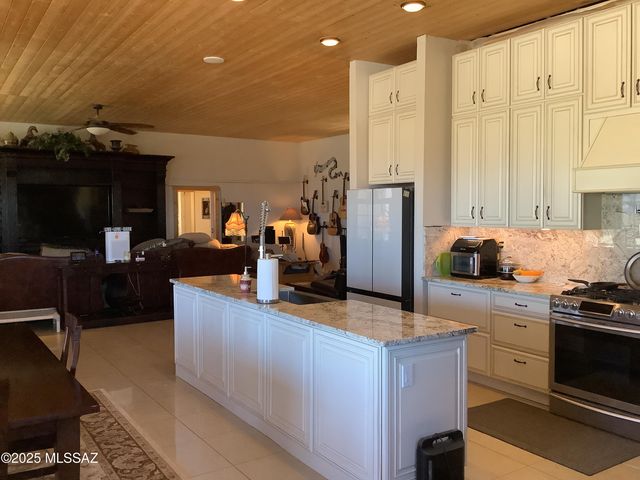 25365 W Fresnal Wash Way, Willcox, AZ 85643