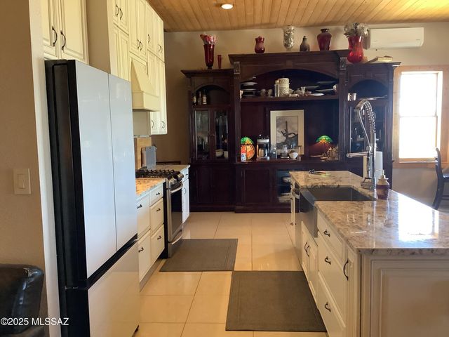 25365 W Fresnal Wash Way, Willcox, AZ 85643