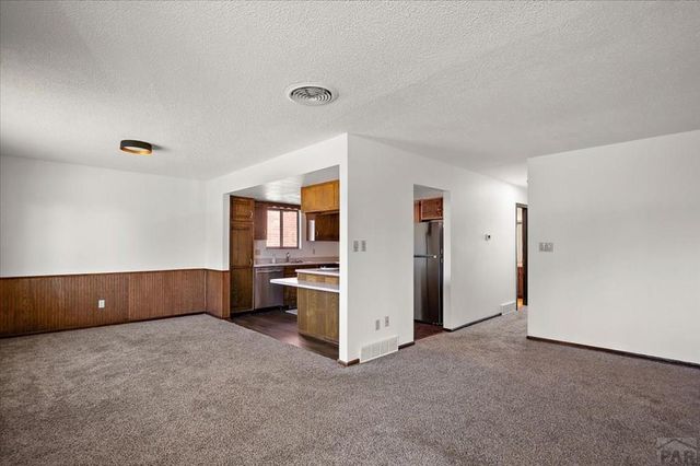 208 Starlite Dr, Pueblo, CO 81005