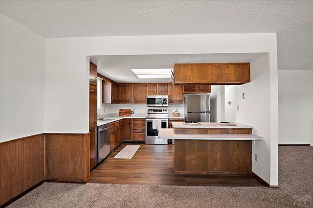 208 Starlite Dr, Pueblo, CO 81005