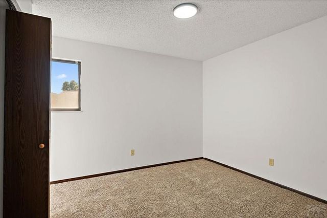 208 Starlite Dr, Pueblo, CO 81005