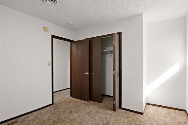 208 Starlite Dr, Pueblo, CO 81005